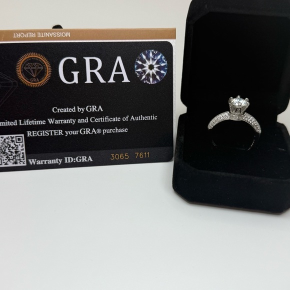 Adjustable 1ct Genuine Moissanite Ring - Picture 2 of 12